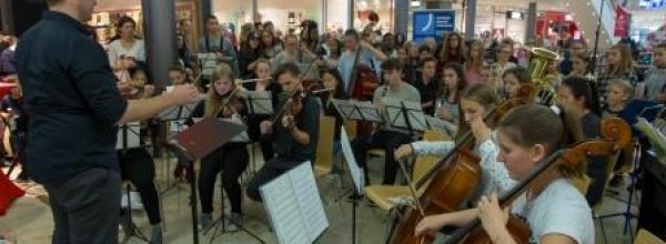 Großer musikalischer Auftritt des JBG in der Marktplatzgalerie Bramfeld