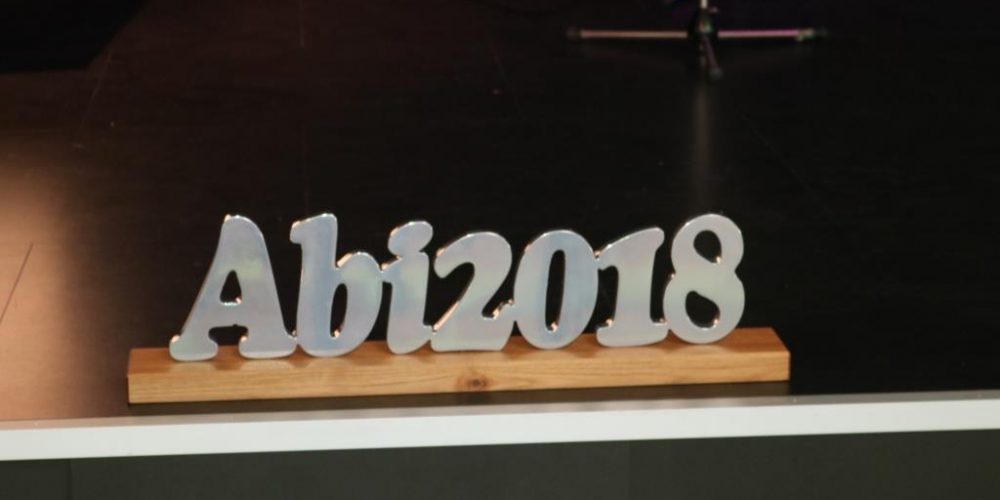 Die erste Abiturienten-Entlassungsfeier in der neu gestalteten Pausenhalle