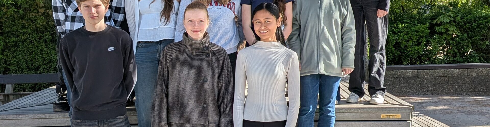 Schüler*innen des PVK „Kultur und Gesellschaft“ des JBG fahren zur bundesweiten Preisverleihung nach BerlinDie Arbeit über Begegnungen zwischen Ost- und Westdeutschen in der Hamburger Arbeitswelt gehört zu den 36 besten Beiträgen des Jugendwettbewerbs „Umbruchszeiten“