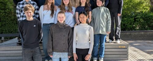Schüler*innen des PVK „Kultur und Gesellschaft“ des JBG fahren zur bundesweiten Preisverleihung nach BerlinDie Arbeit über Begegnungen zwischen Ost- und Westdeutschen in der Hamburger Arbeitswelt gehört zu den 36 besten Beiträgen des Jugendwettbewerbs „Umbruchszeiten“